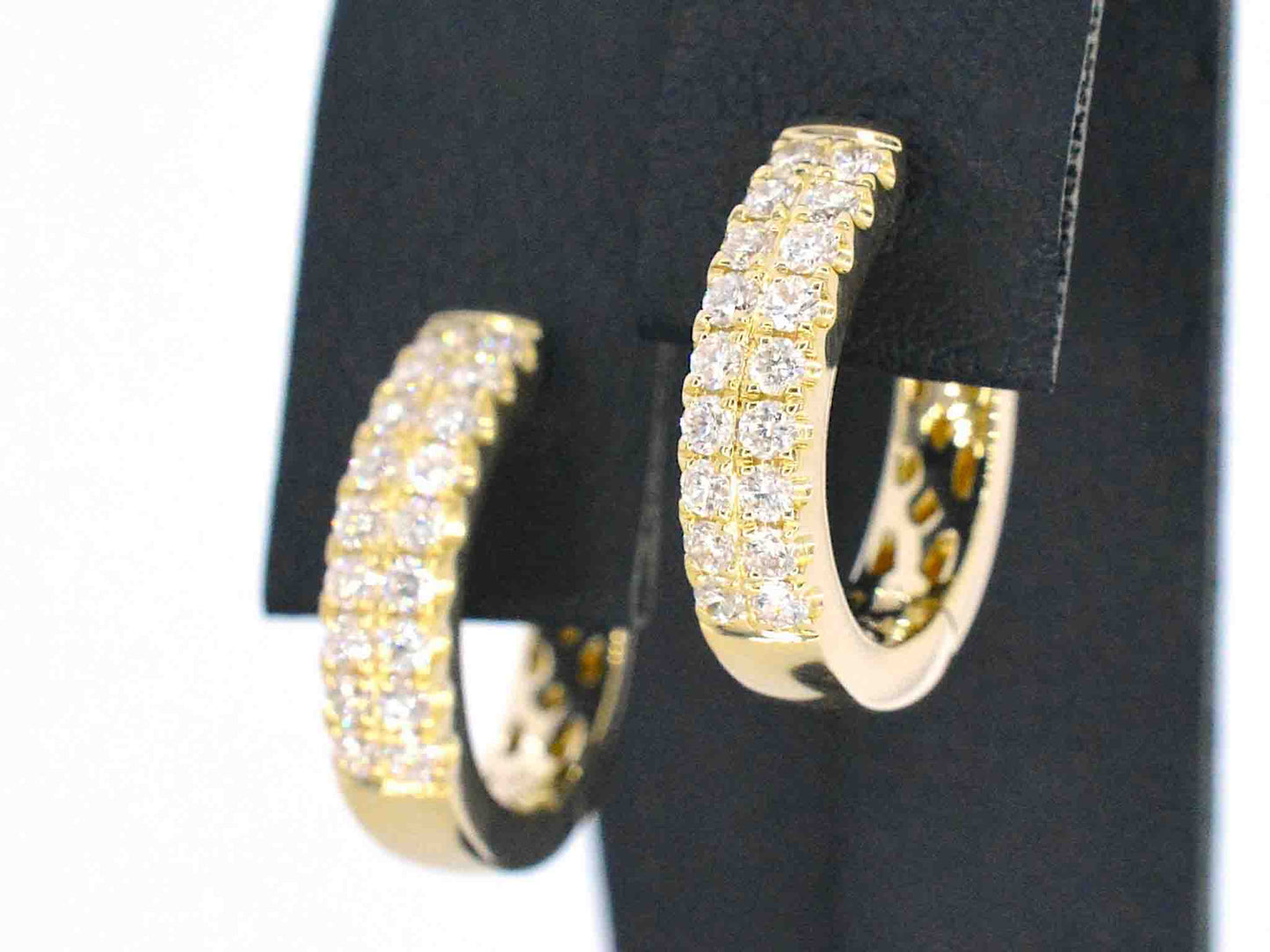 Gouden creolen met twee rijen diamanten