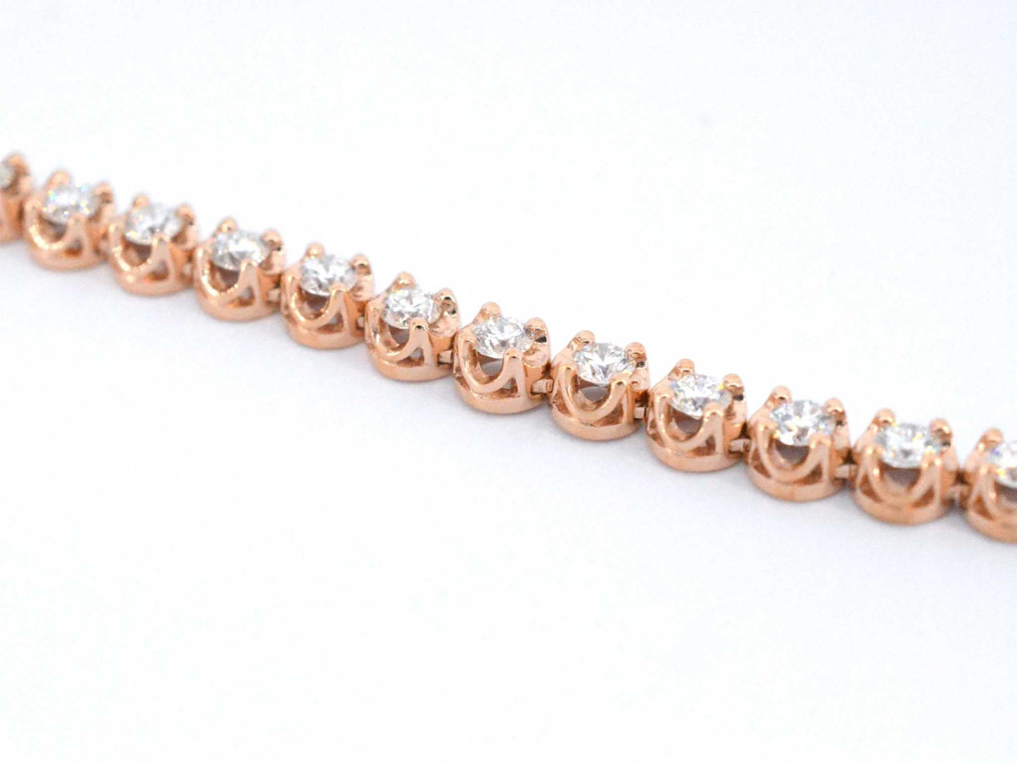 Rosegouden collier met 107 briljant geslepen diamanten