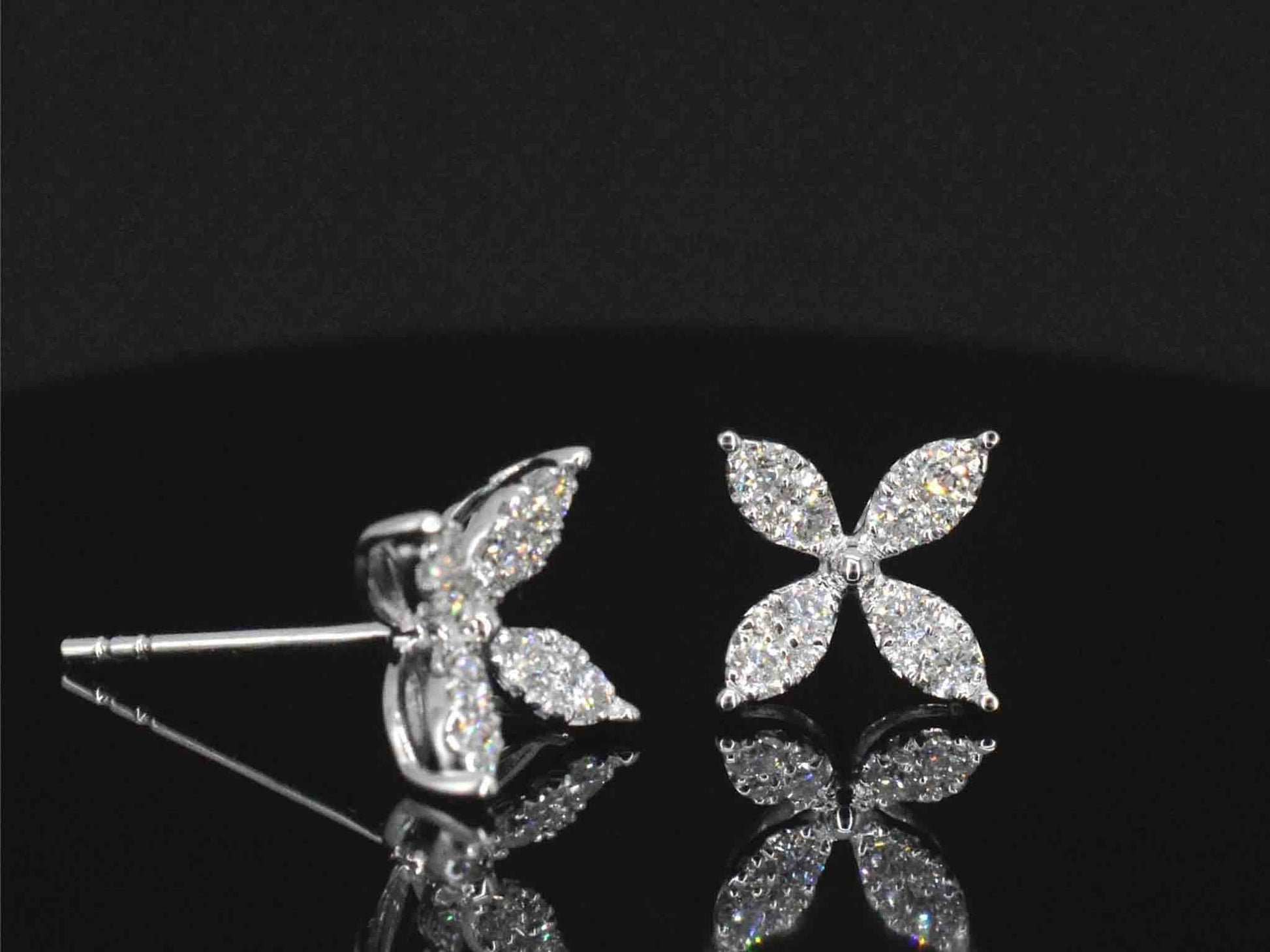 Witgouden diamanten oorbellen