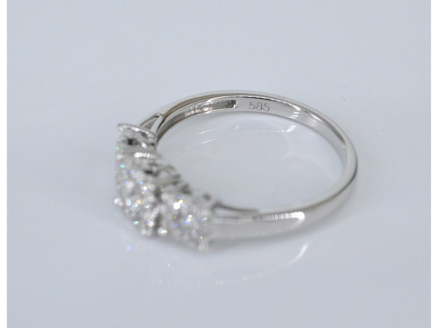 Witgouden trinity ring met diamanten 2002-6