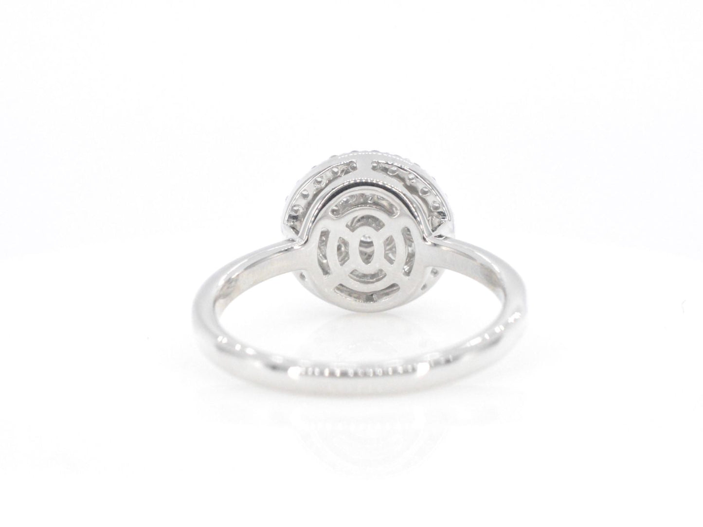 Witgouden entourage ring met diamanten