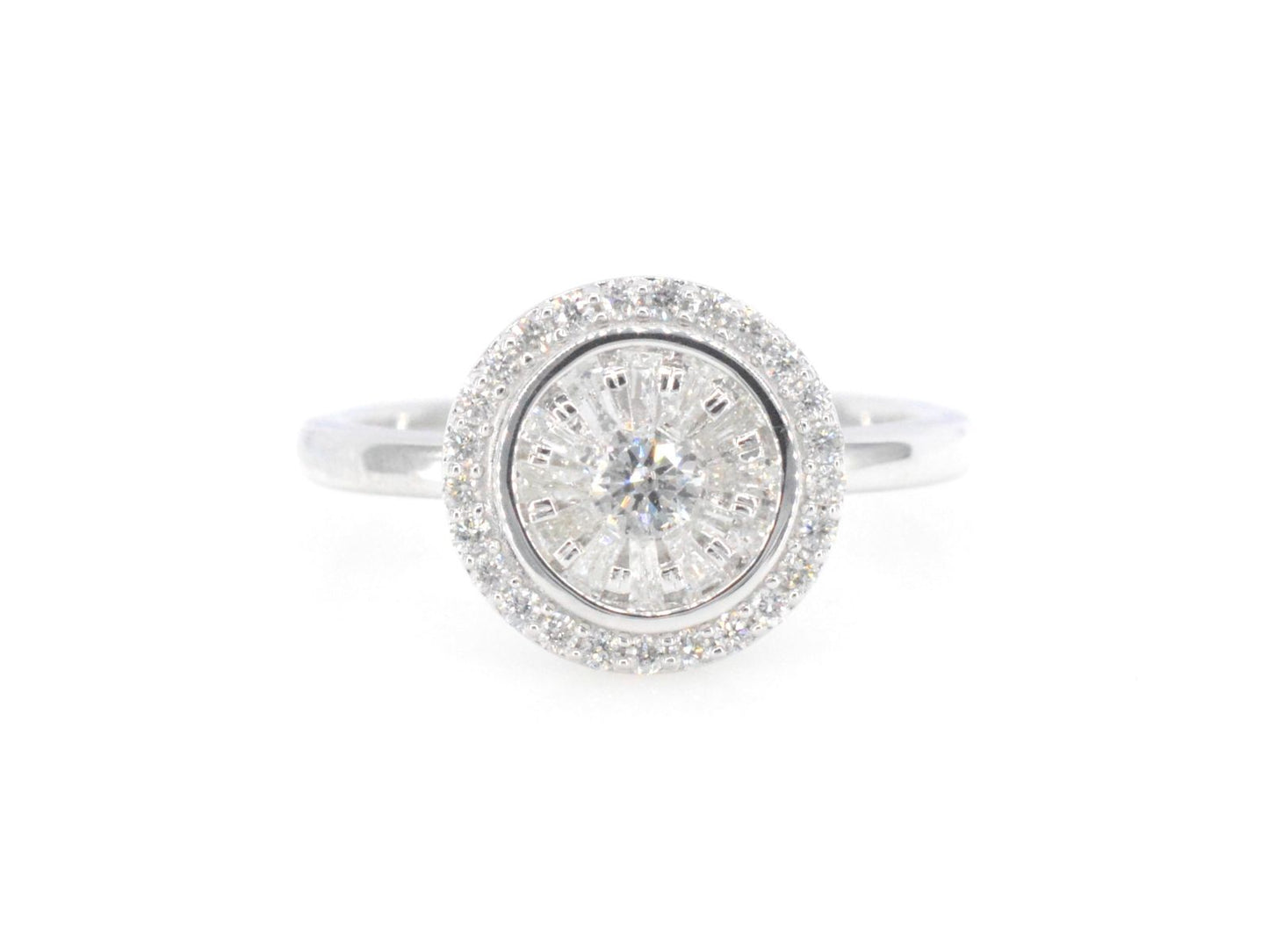 Witgouden entourage ring met diamanten