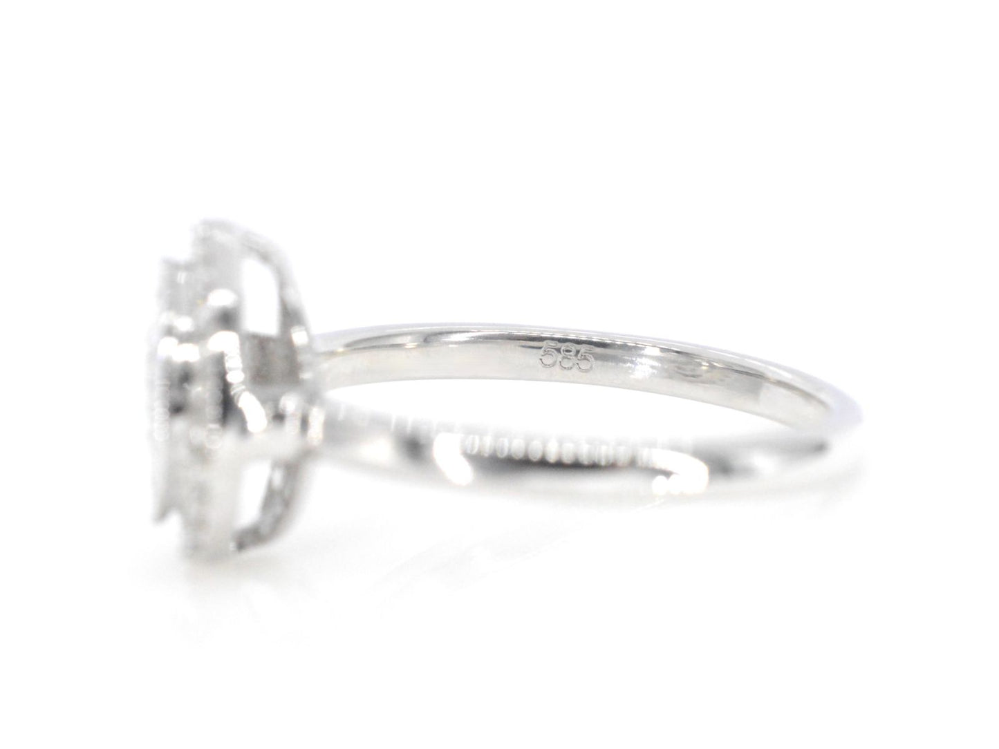 Witgouden entourage ring met diamanten