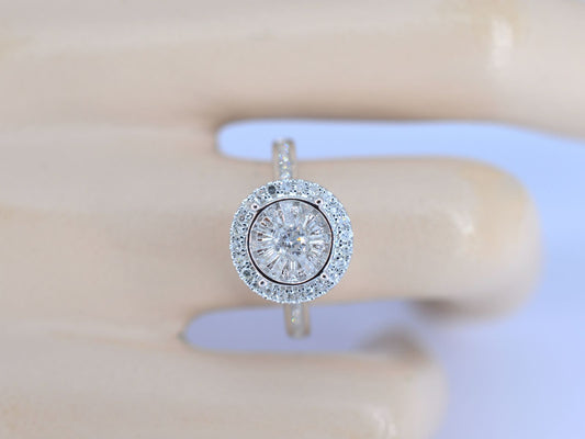 Witgouden entourage ring met diamanten