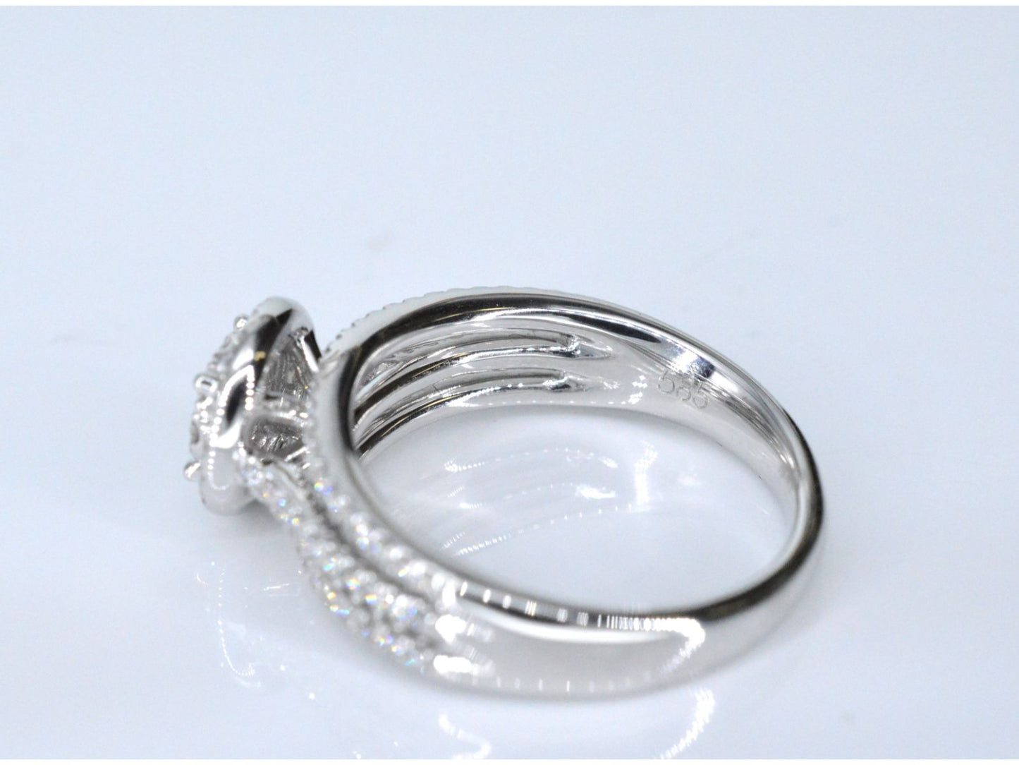 Witgouden entourage ring met diamanten 2009-6