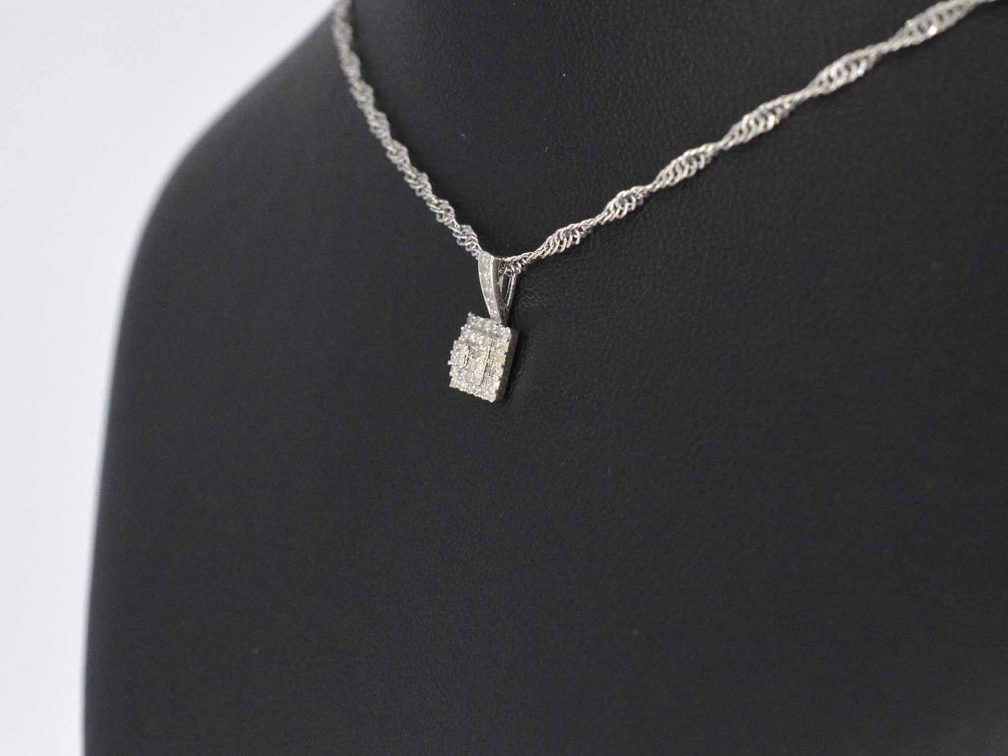 Witgouden hanger met diamanten 2024-1