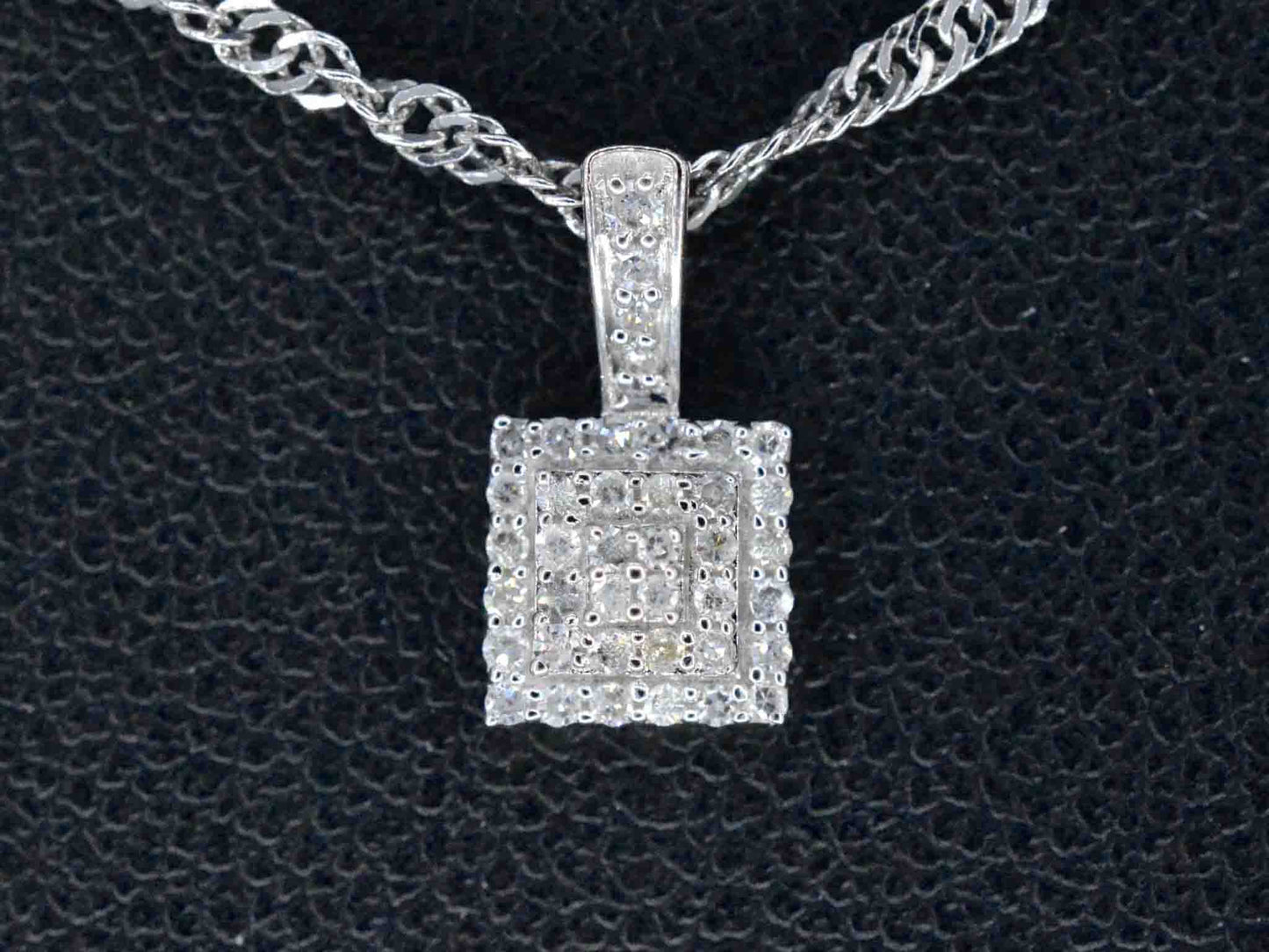 Witgouden hanger met diamanten 2024-5