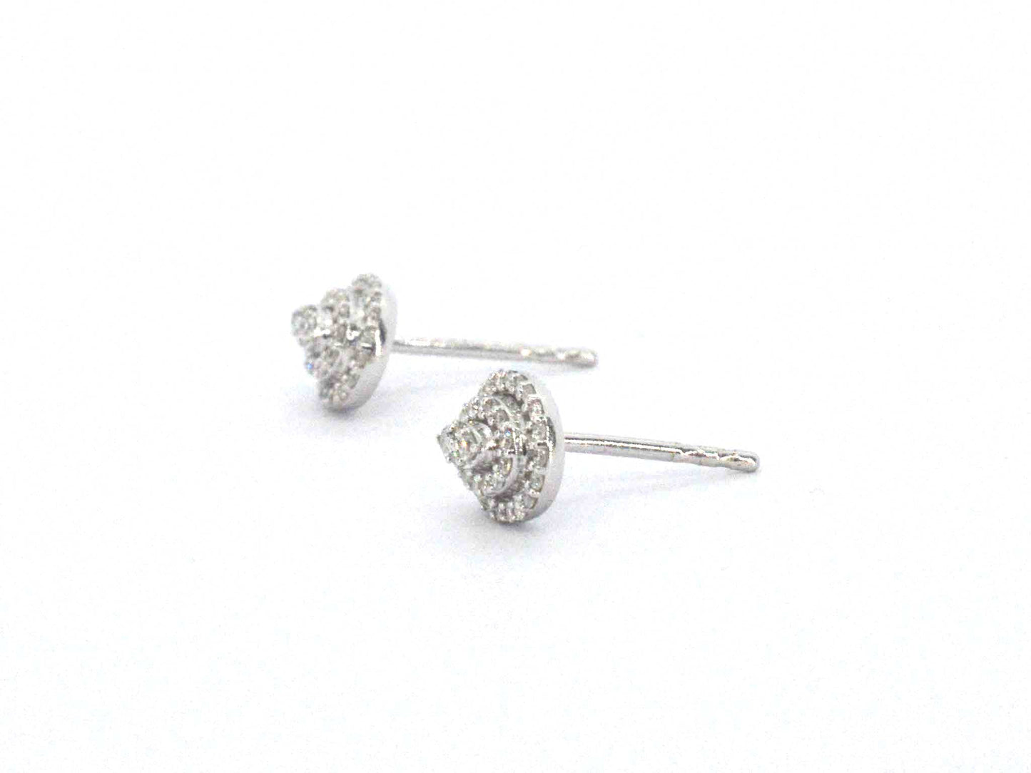 Witgouden entourage oorbellen met diamant