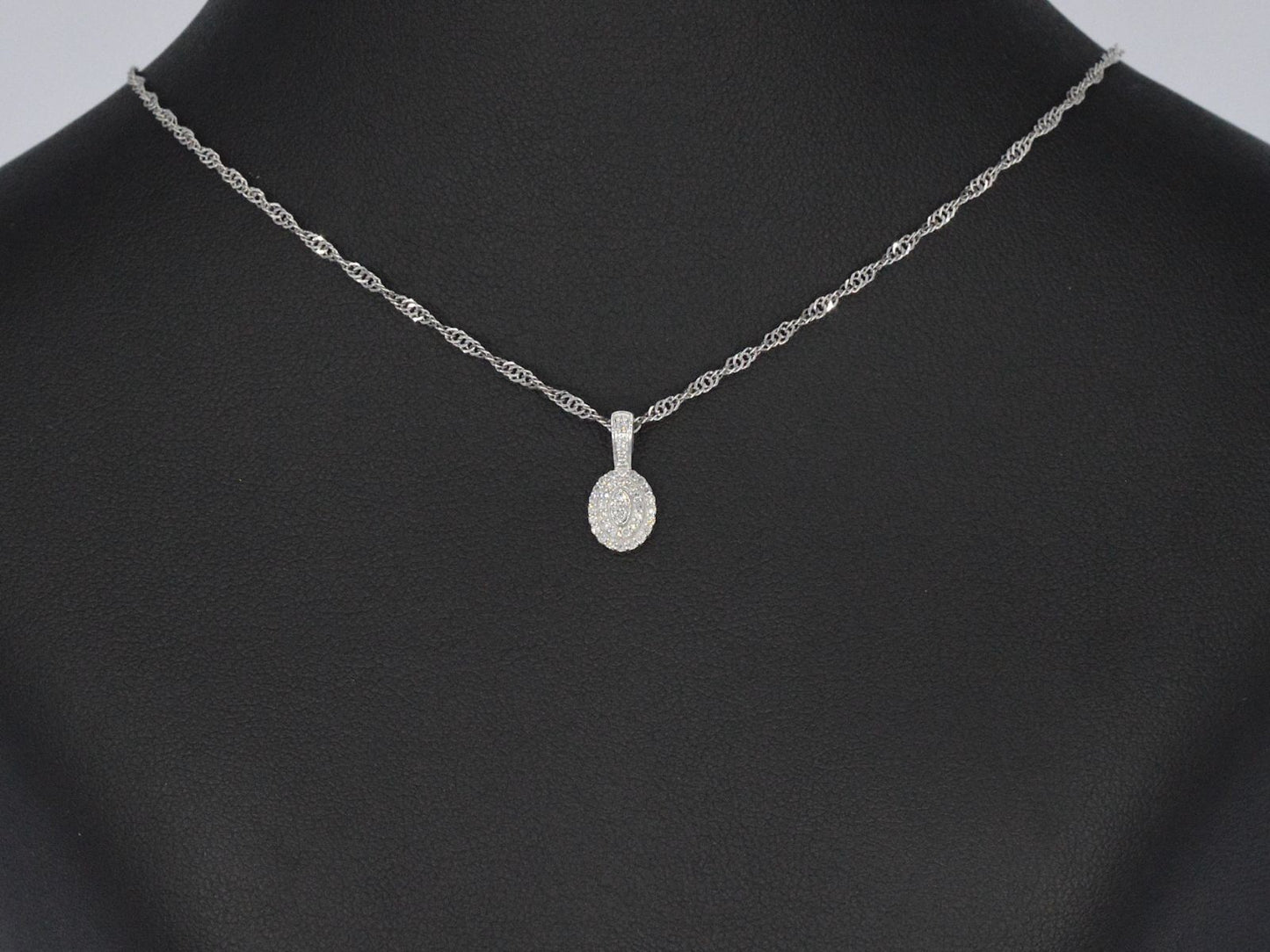 Witgouden hanger met diamanten