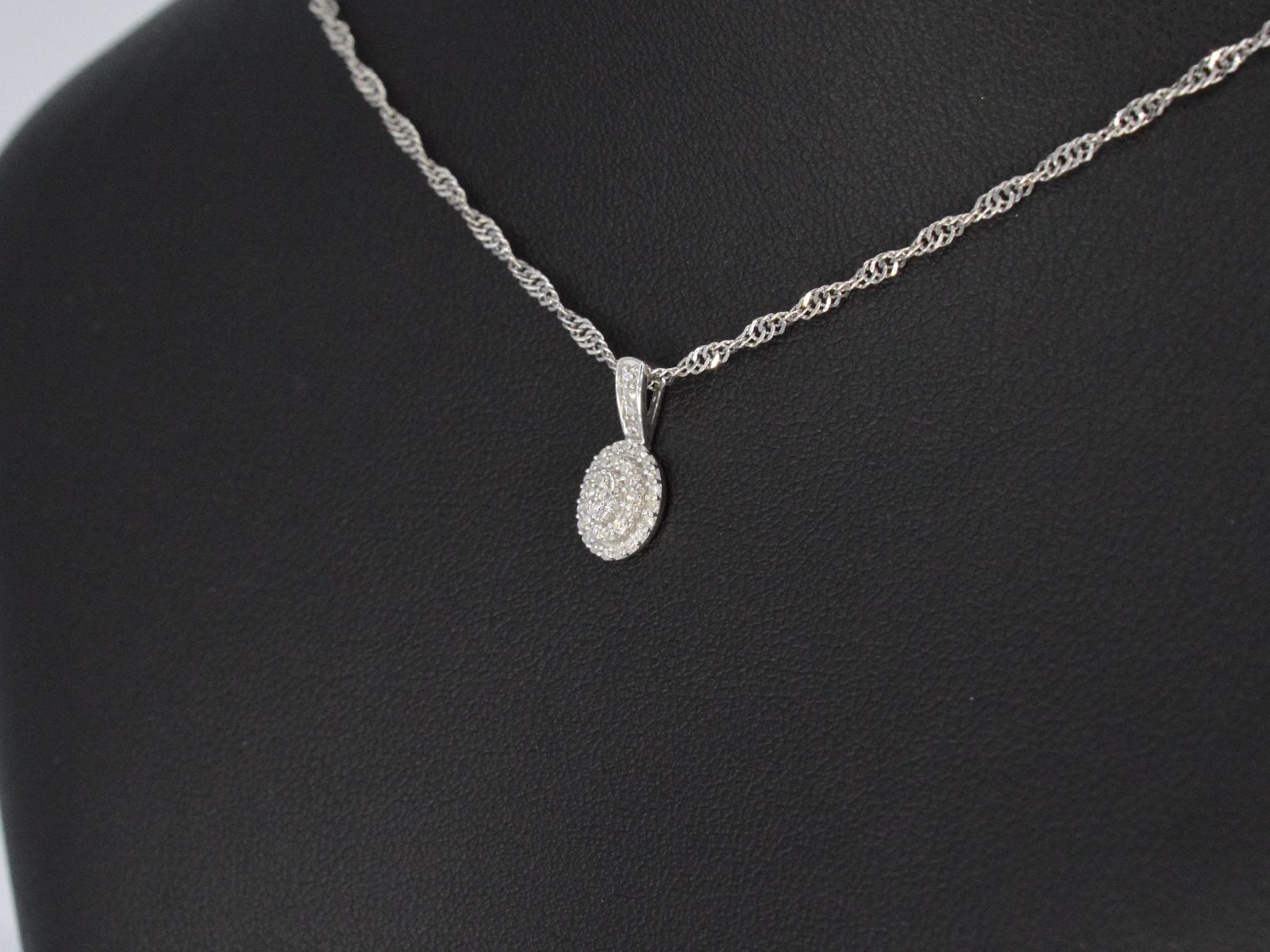 Witgouden hanger met diamanten 2028-1