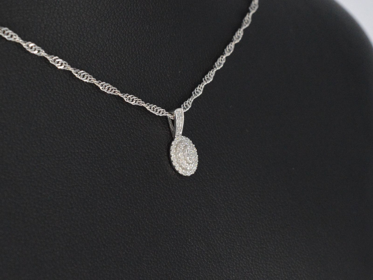 Witgouden hanger met diamanten 2028-2