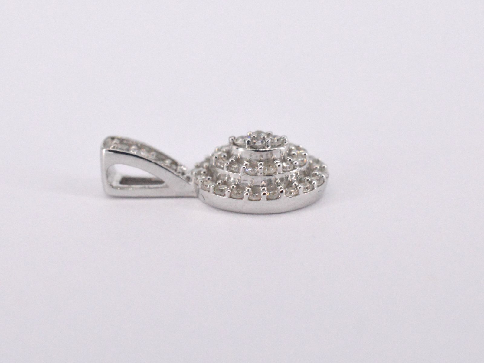 Witgouden hanger met diamanten 2028-3