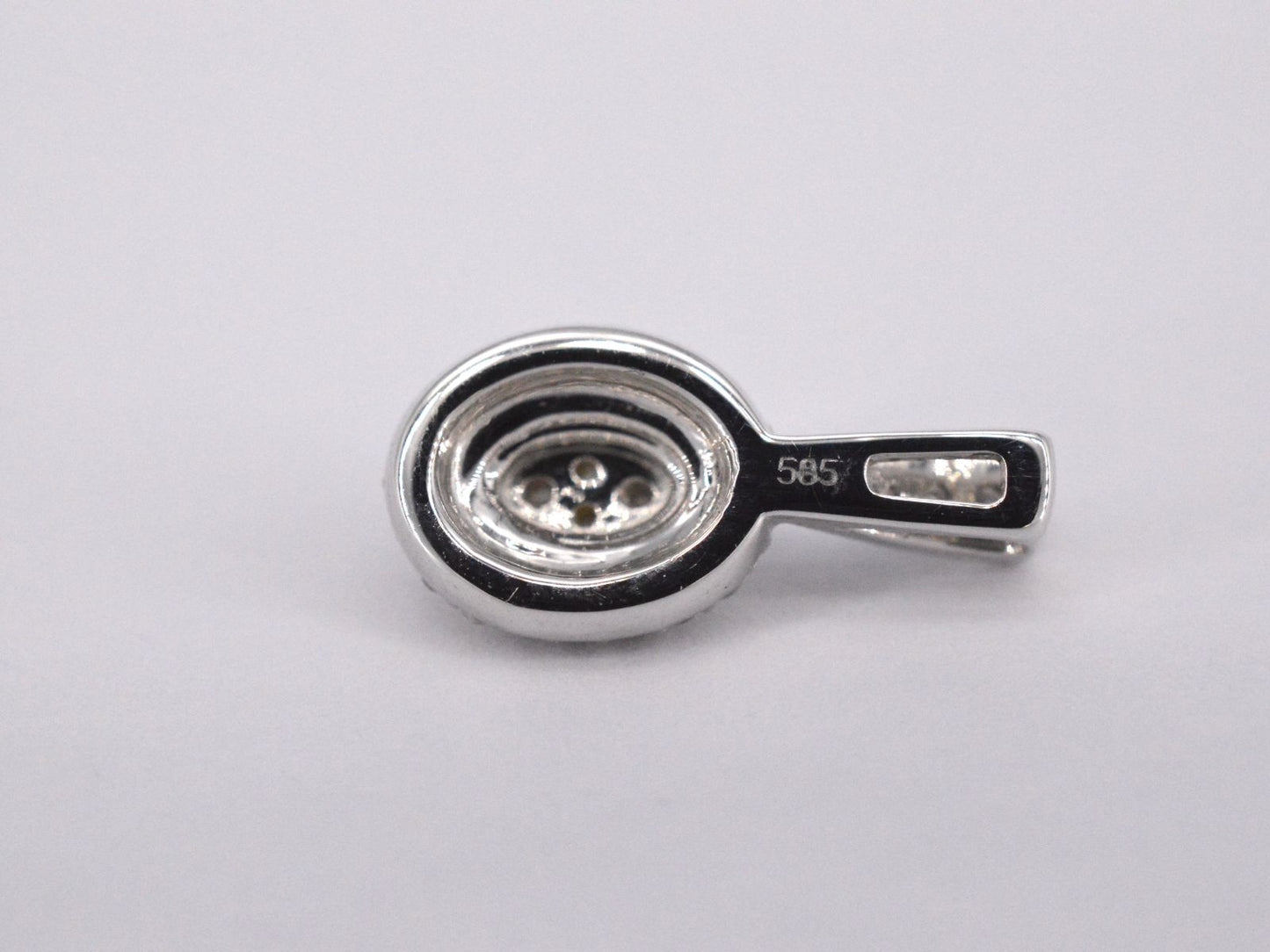 Witgouden hanger met diamanten 2028-4