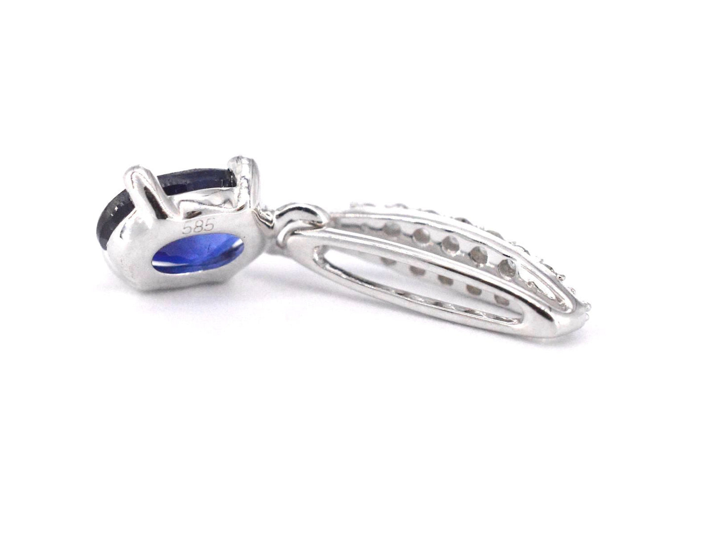 Witgouden entourage hanger met diamanten en saffier 2032-3