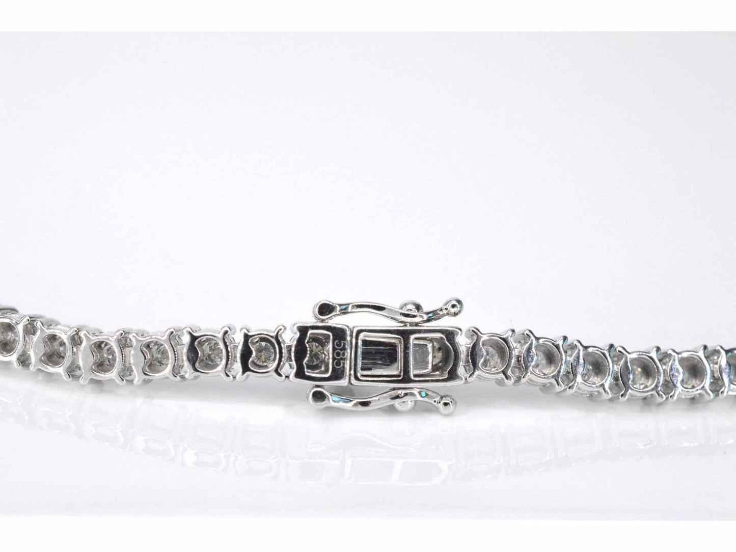 Witgouden collier met diamanten 3.50 carat