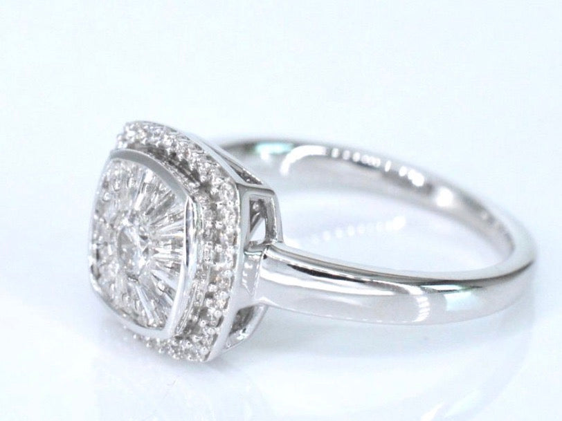 Witgouden entourage ring met diamanten