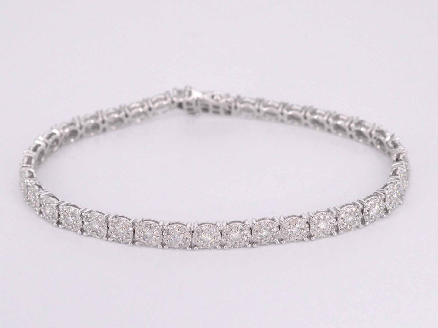 Witgouden tennisarmband met diamanten 5.50 carat