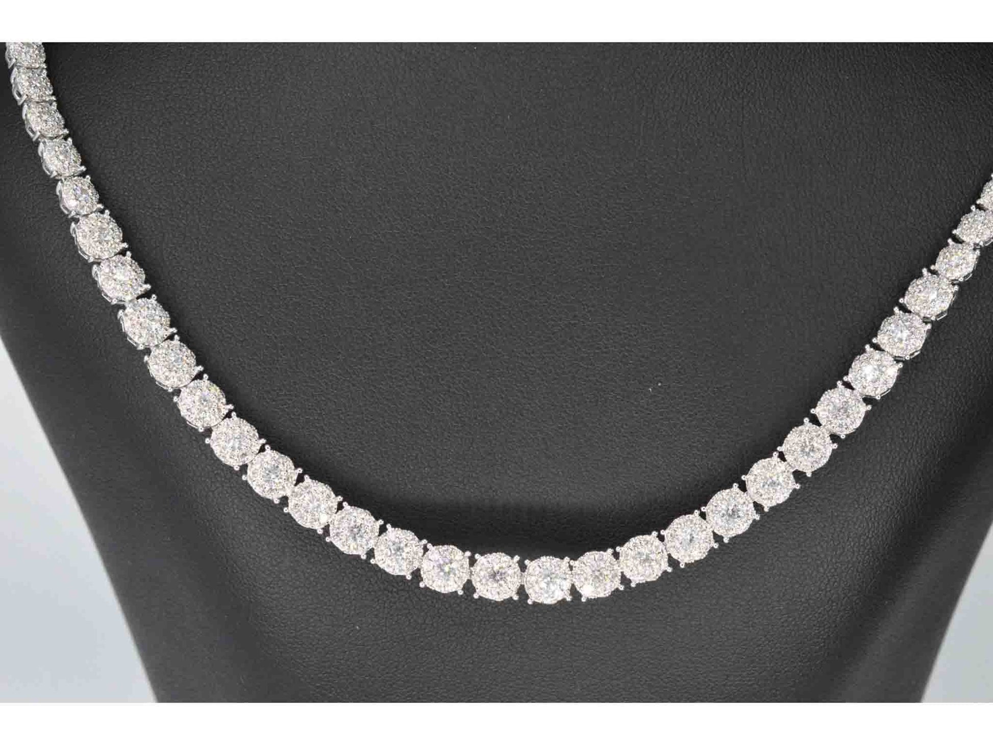 Witgouden collier met diamanten 10.00 carat 2038-2