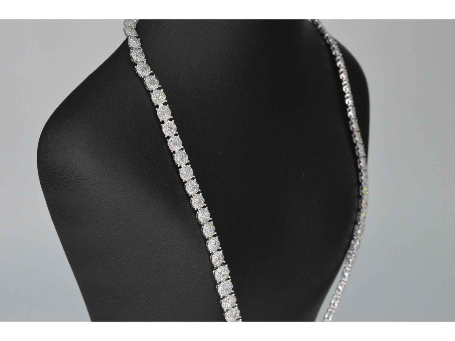 Witgouden collier met diamanten 10.00 carat 2038-3