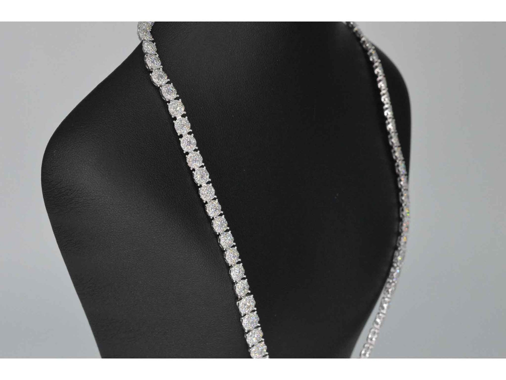 Witgouden collier met diamanten 10.00 carat 2038-3