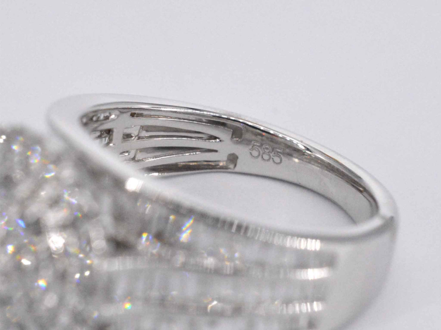 Witgouden entourage ring met diamanten 2041-17