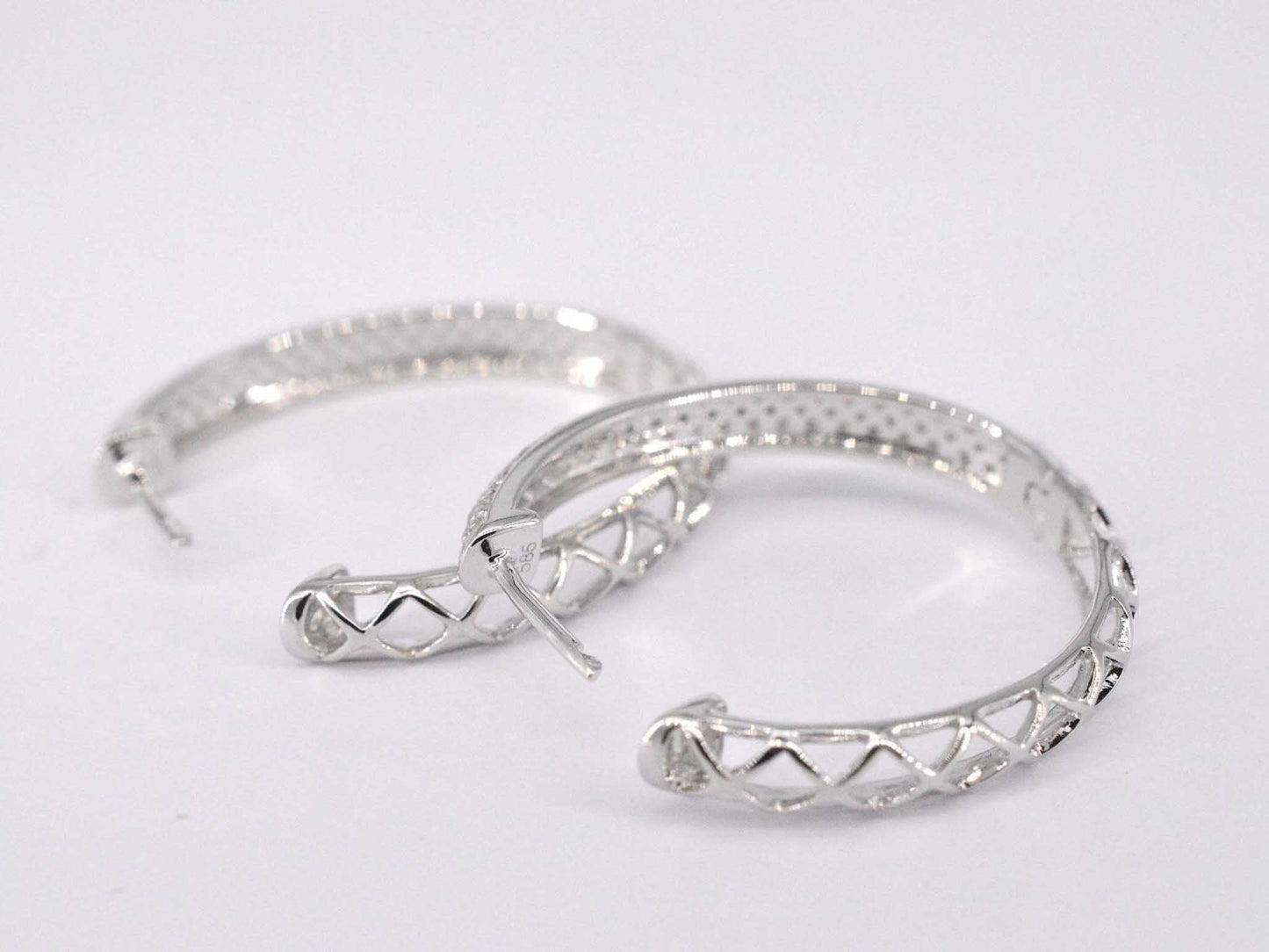 Witgouden creolen oorbellen met diamanten 2052-5