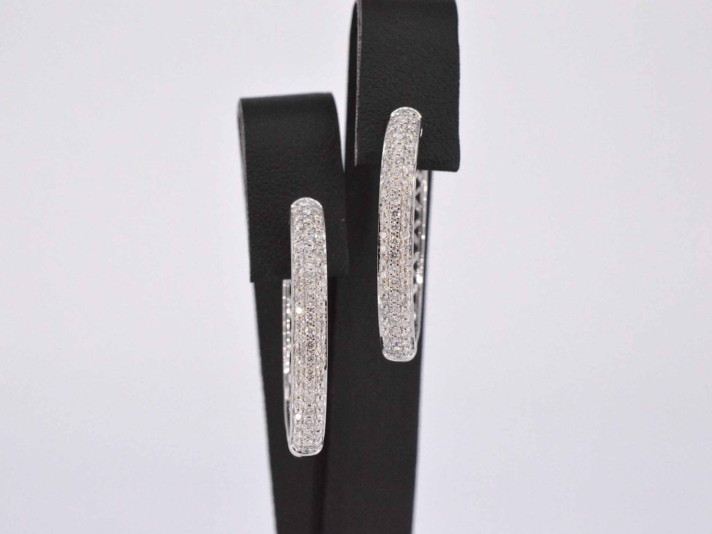 Witgouden creolen oorbellen met diamanten 2052-7