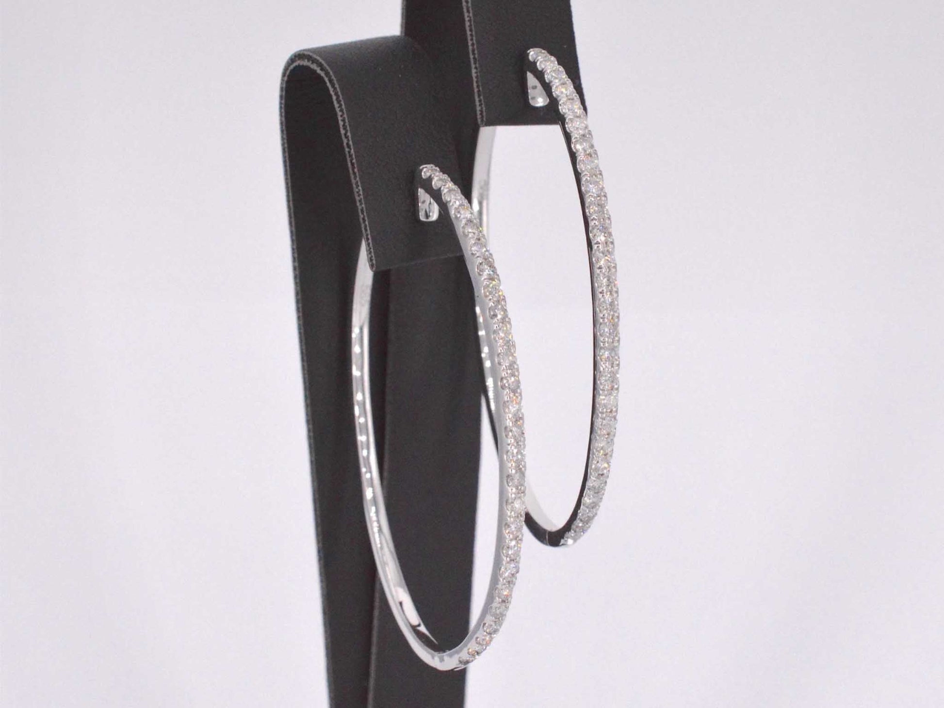 Witgouden creolen oorbellen met diamanten 2053-2