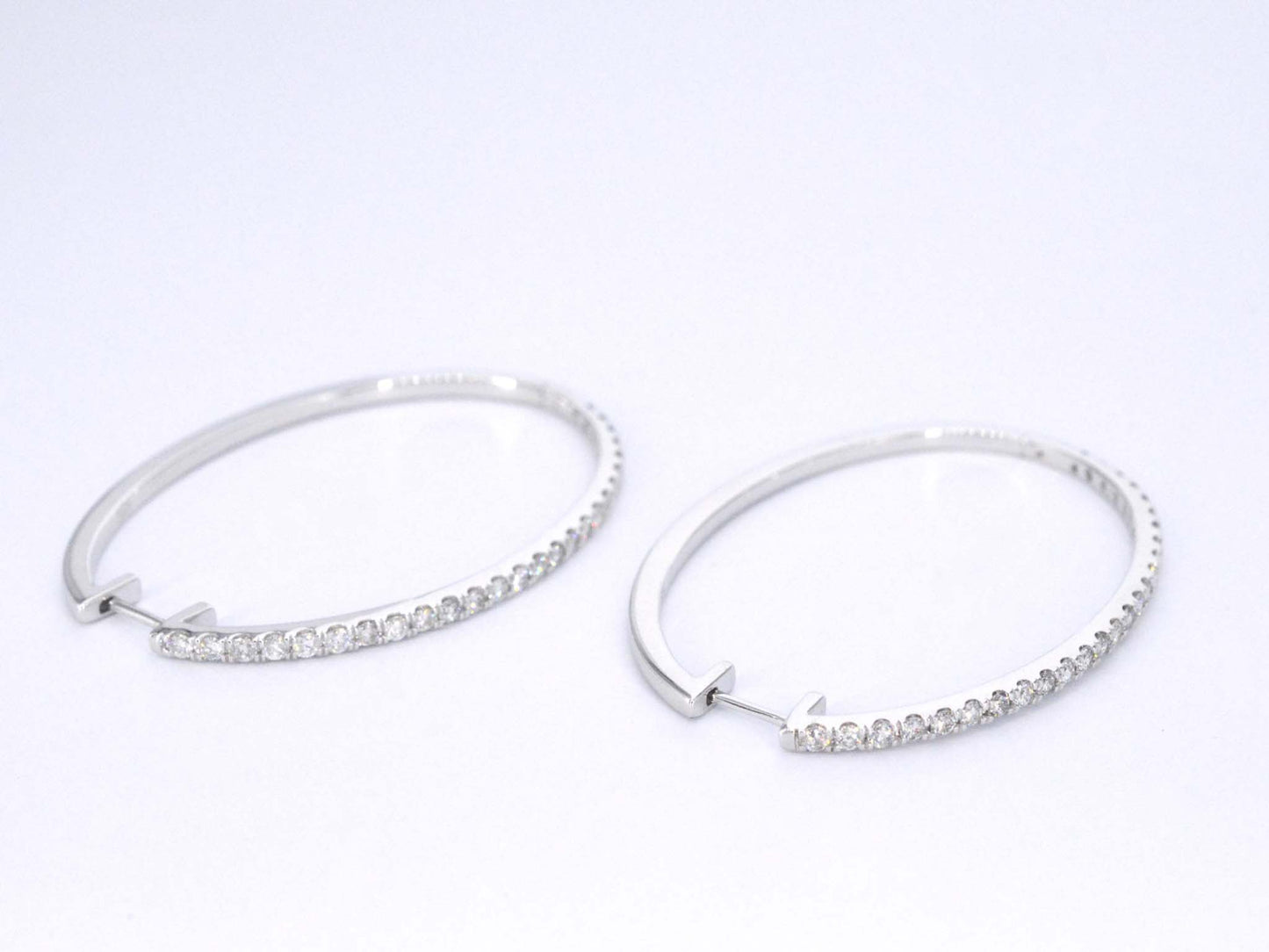 Witgouden creolen oorbellen met diamanten 2053-3