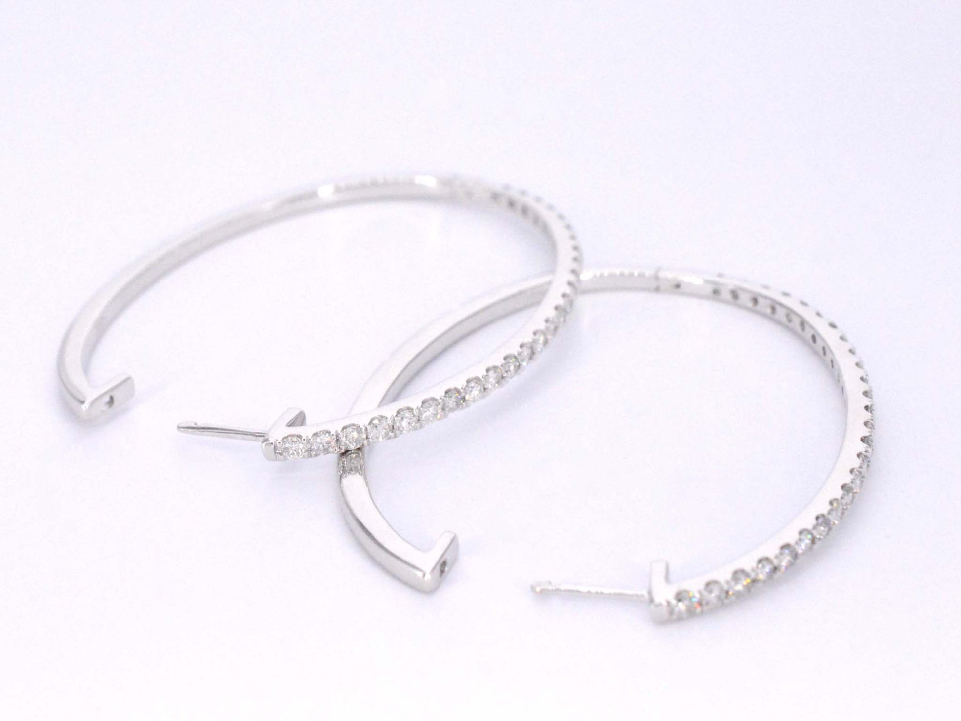 Witgouden creolen oorbellen met diamanten 2053-5