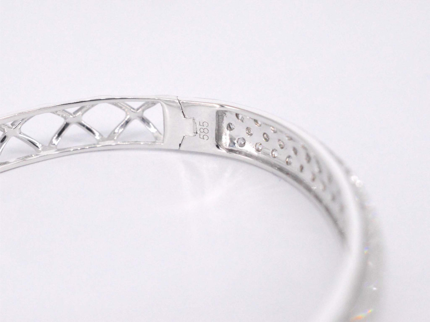 Witgouden creolen oorbellen met diamanten