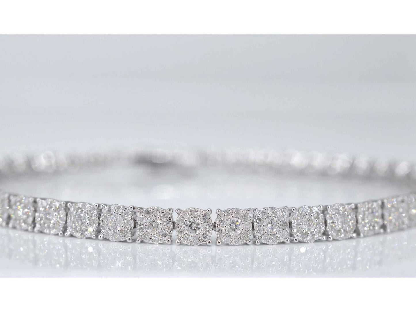 Witgouden tennisarmband met diamanten 3.00 carat