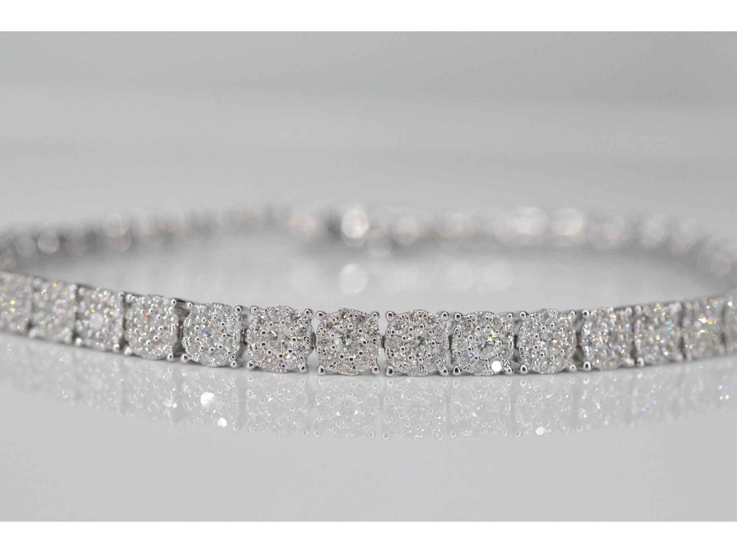 Witgouden tennisarmband met diamanten 3.00 carat