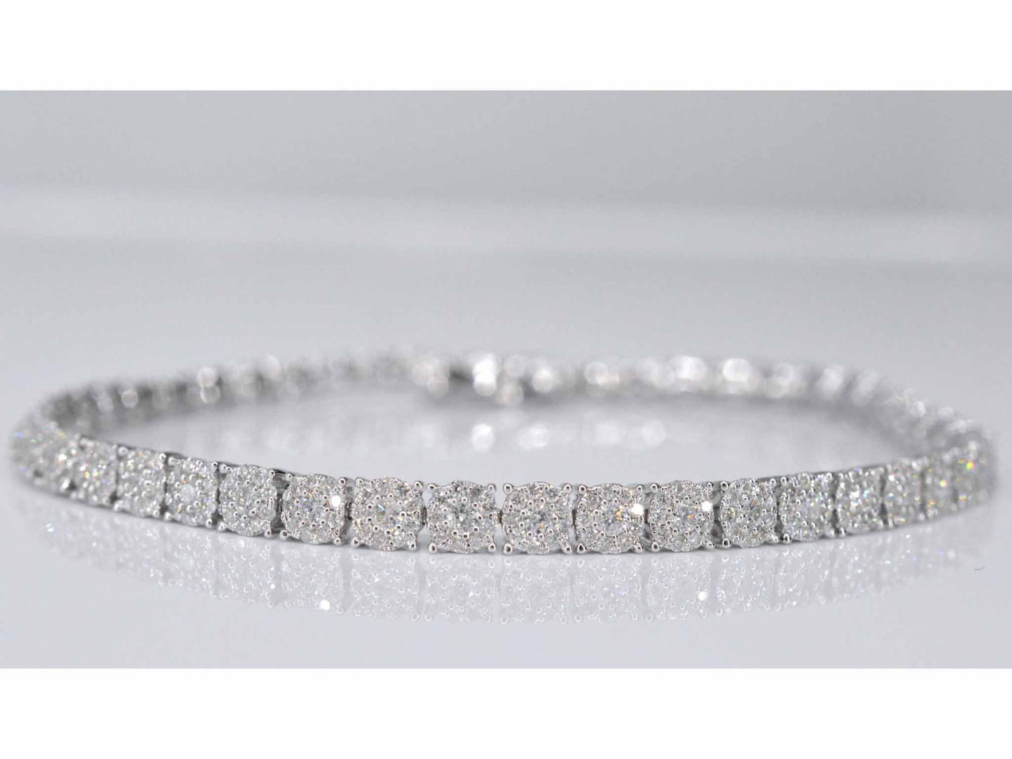 Witgouden tennisarmband met diamanten 3.00 carat