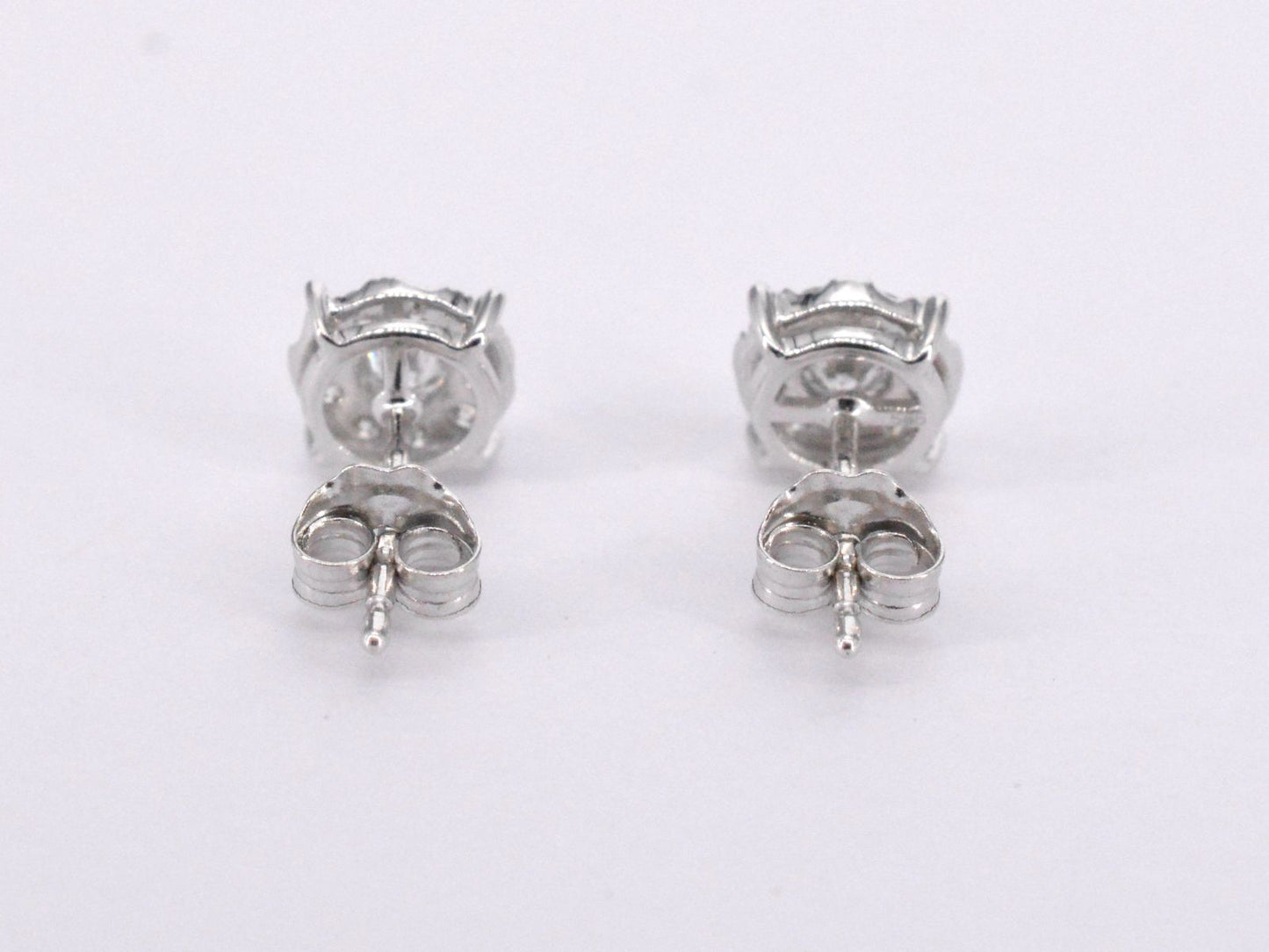 Witgouden oorbellen met briljant geslepen diamanten 2075-5