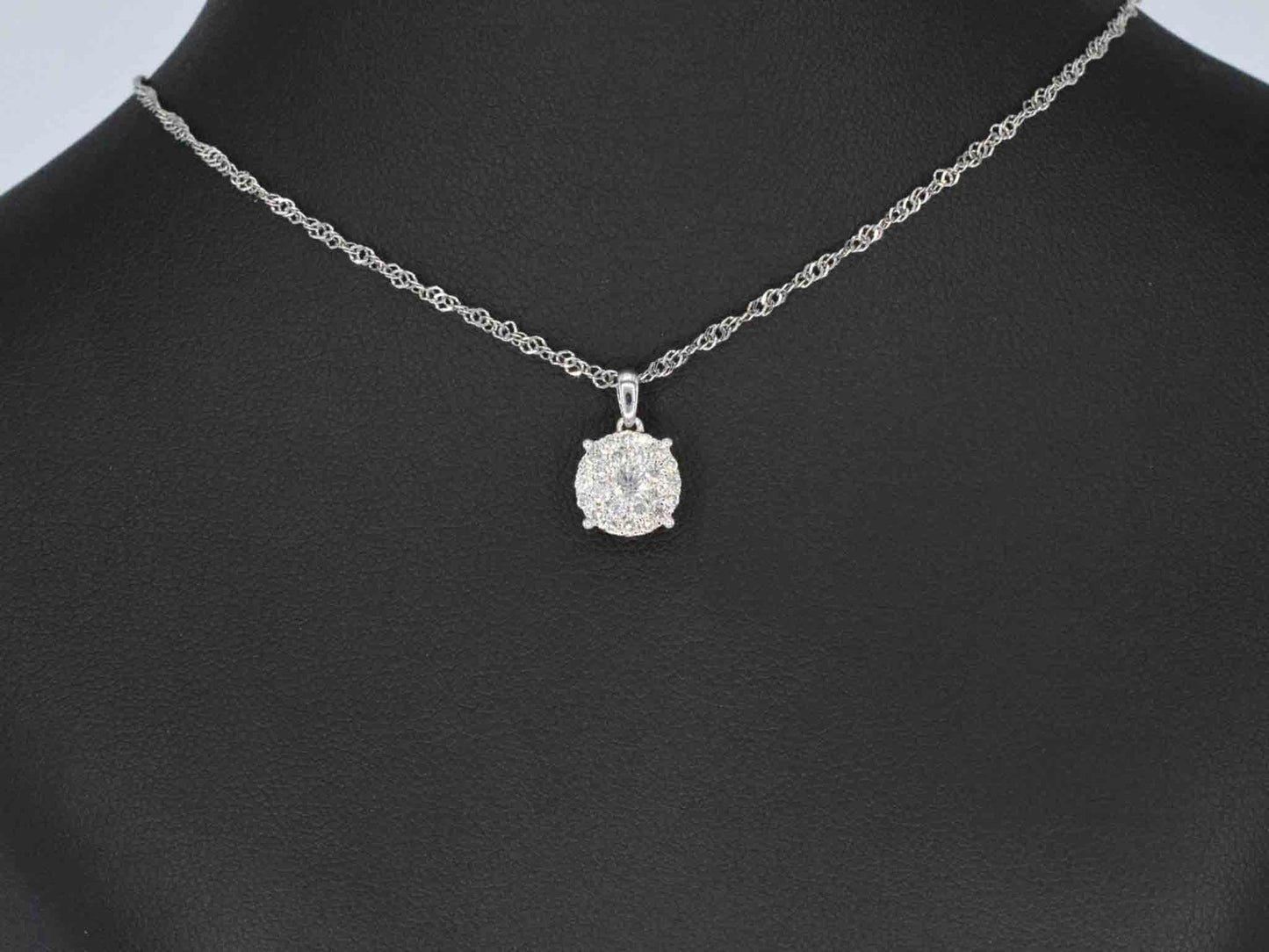 Witgouden hanger met briljant geslepen diamant