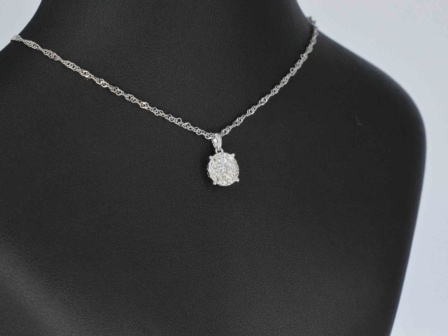 Witgouden hanger met briljant geslepen diamant
