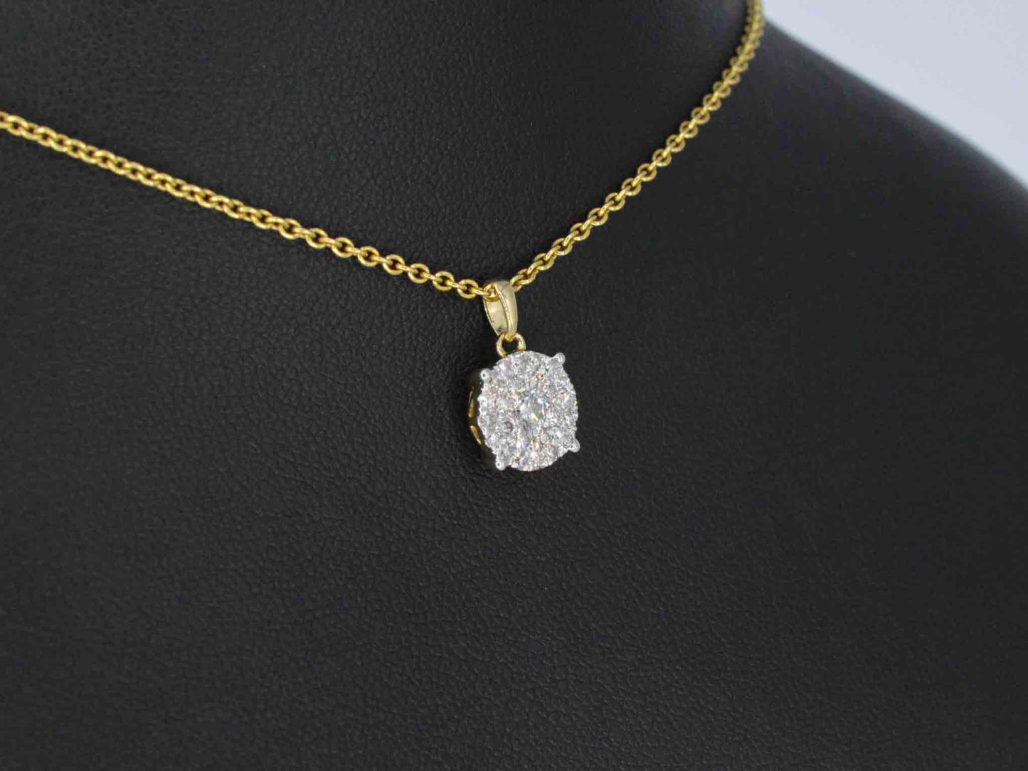Gouden hanger met briljant geslepen diamant