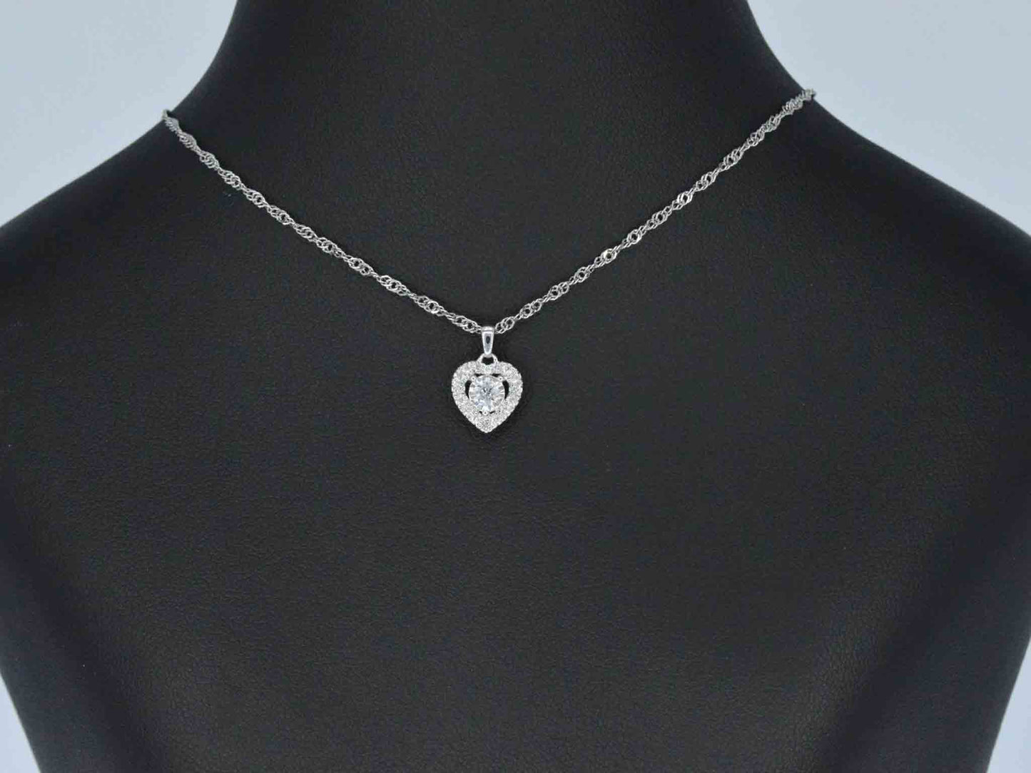 Witgouden hanger met diamanten in hartvorm