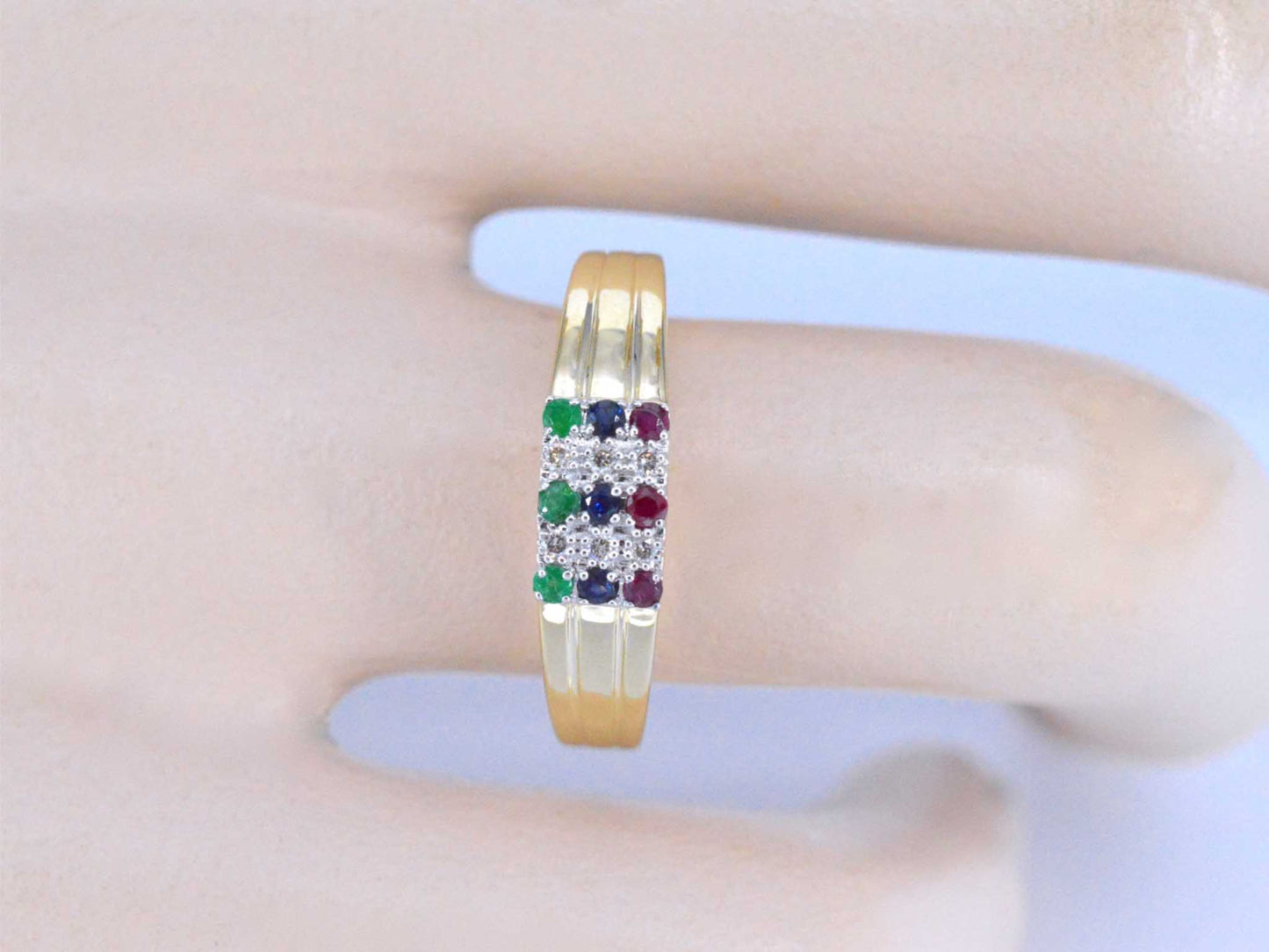 Gouden ring met diamant en multicolour edelstenen