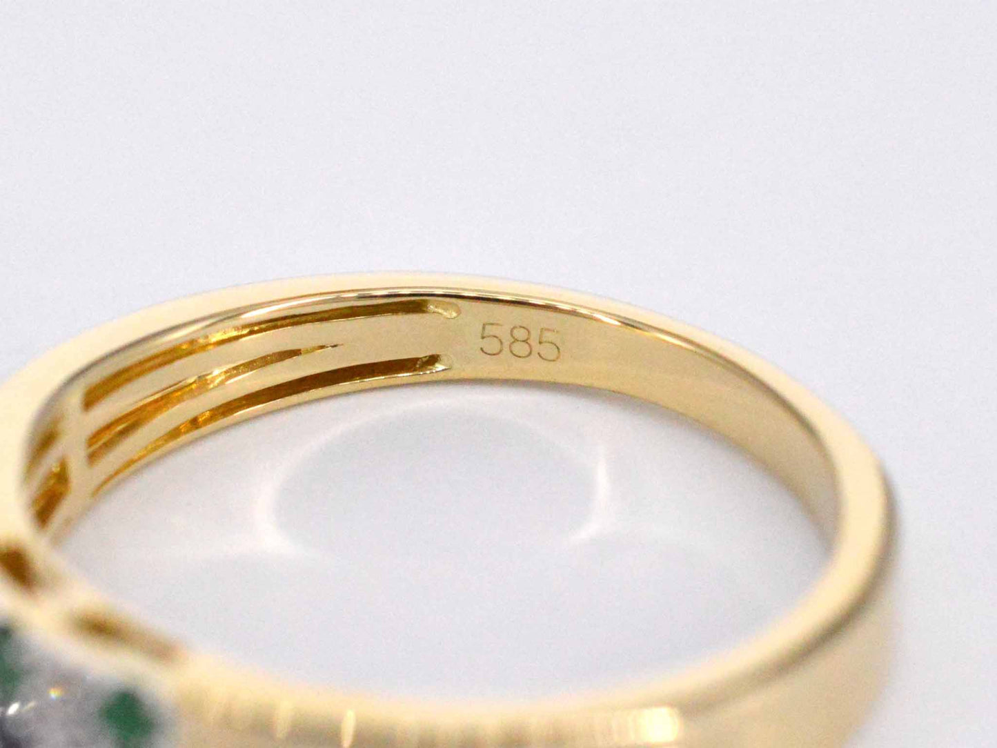 Gouden ring met diamant en multicolour edelstenen