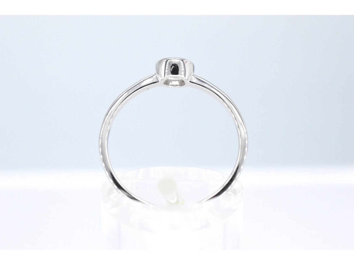 Witgouden ring met een briljant geslepen diamant