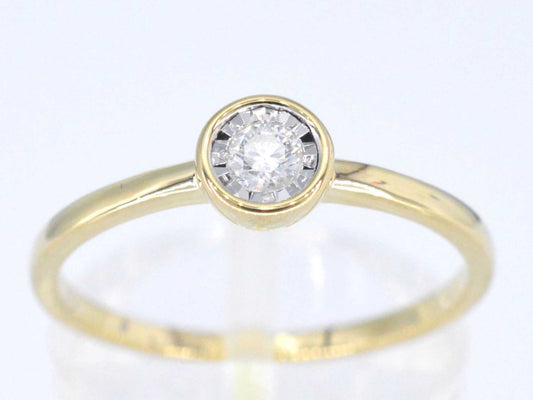 Gouden ring met een briljant geslepen diamant