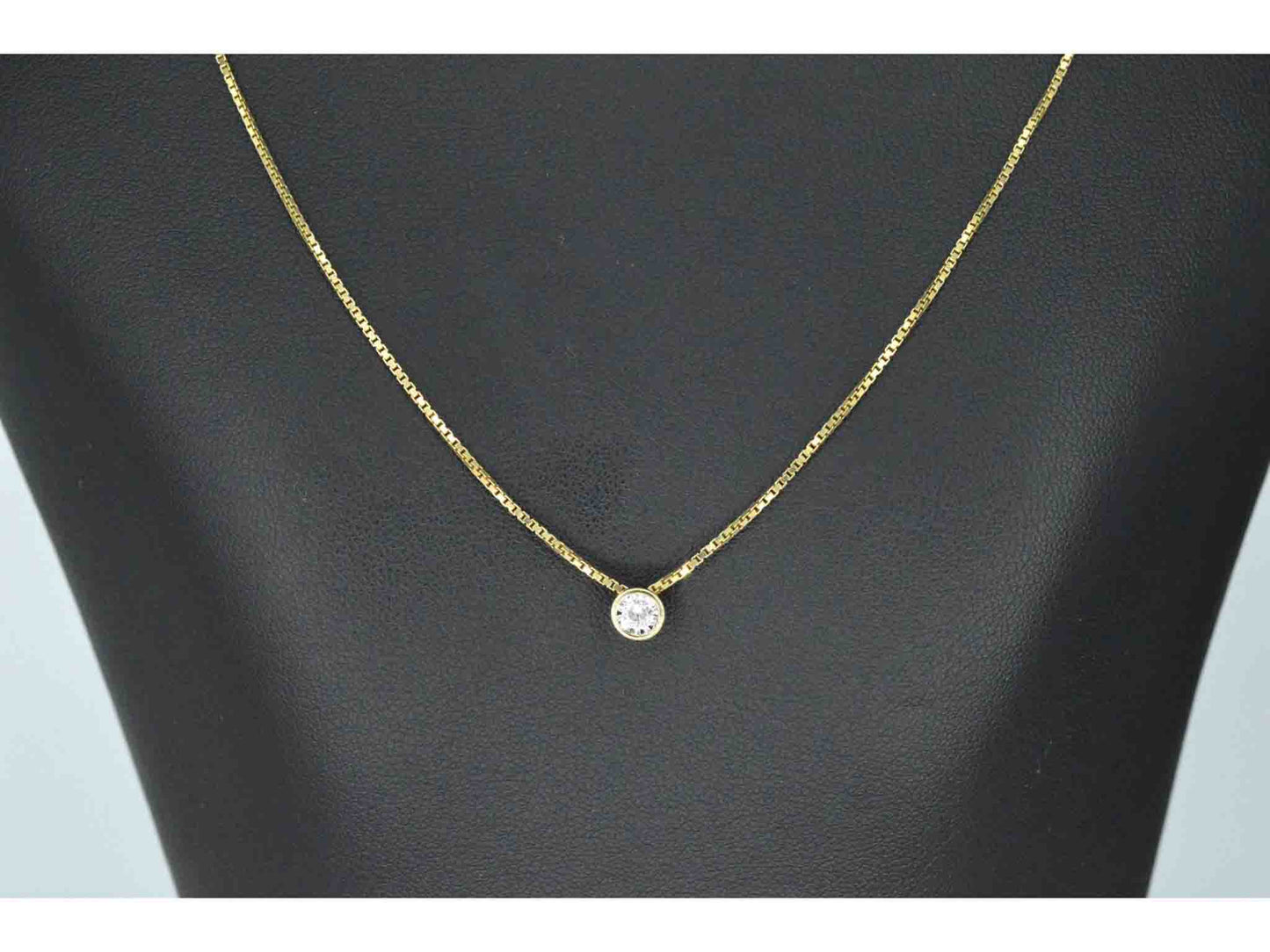 Gouden hanger met een briljant geslepen diamant