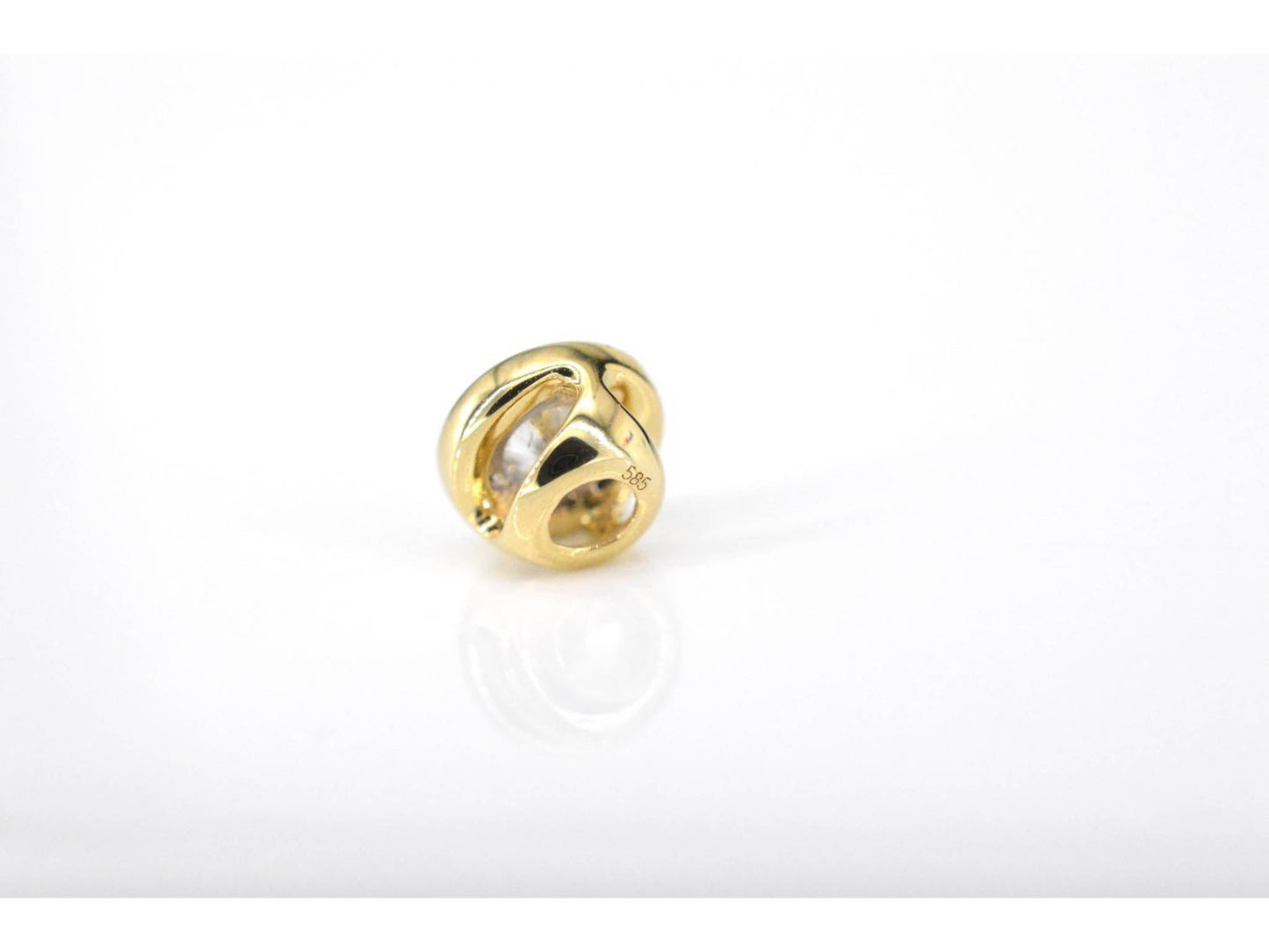 Gouden hanger met een briljant geslepen diamant