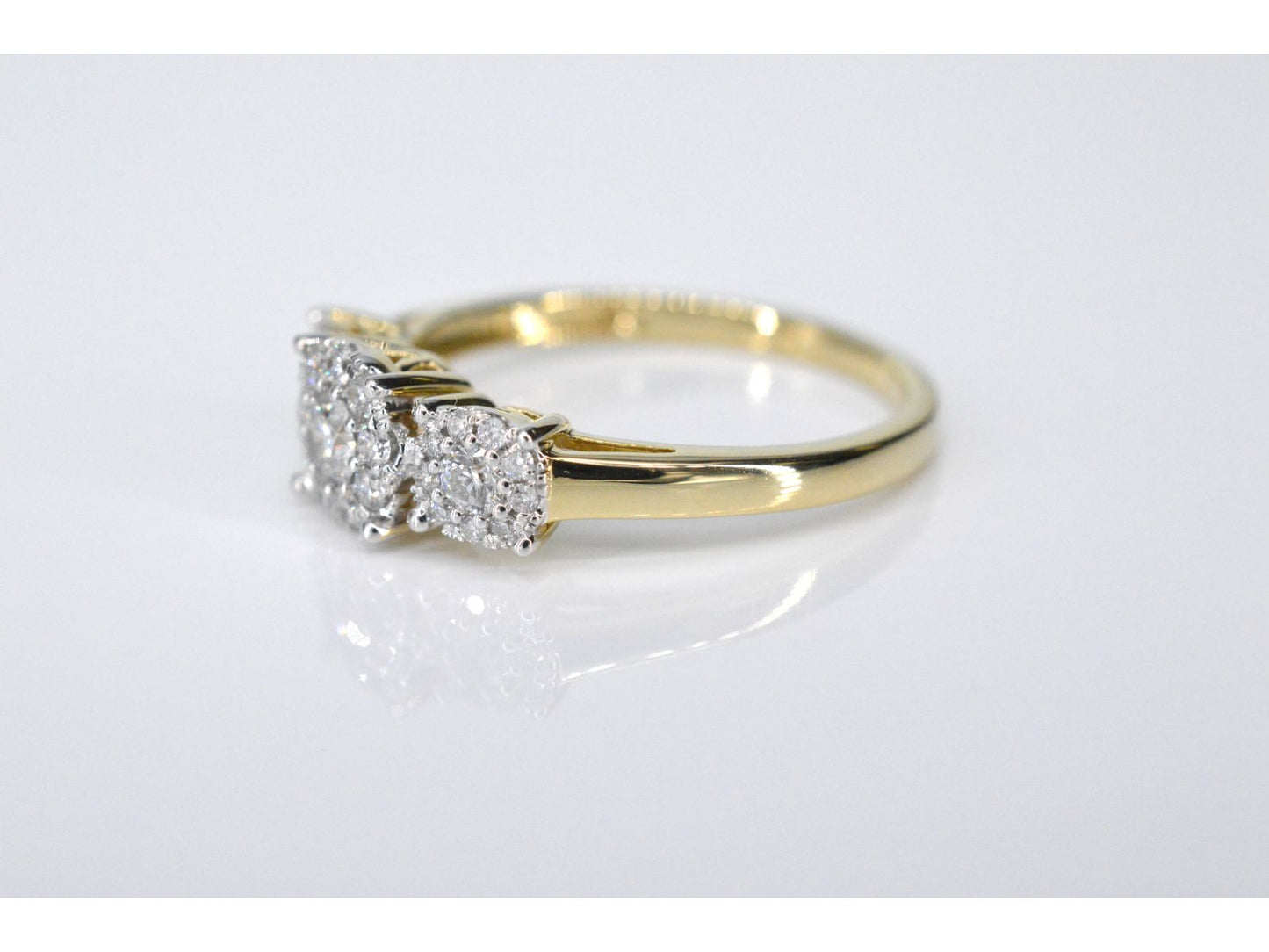 Gouden trinity ring met diamanten