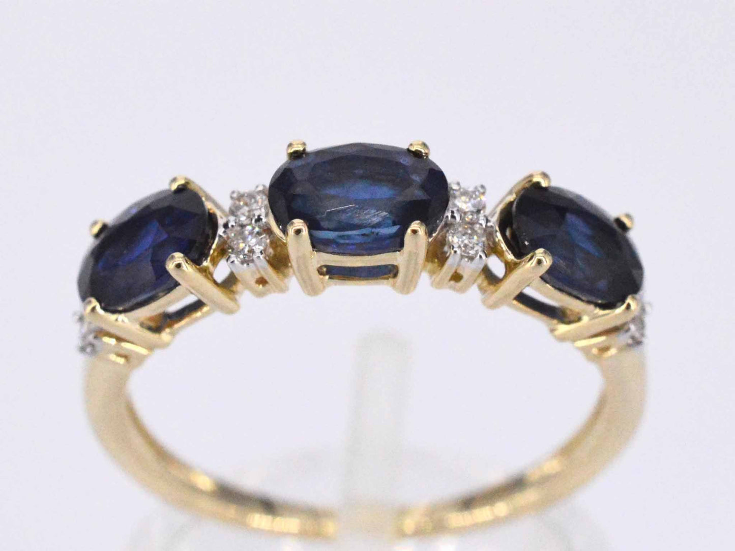 Gouden ring met diamanten en saffier 2123-9