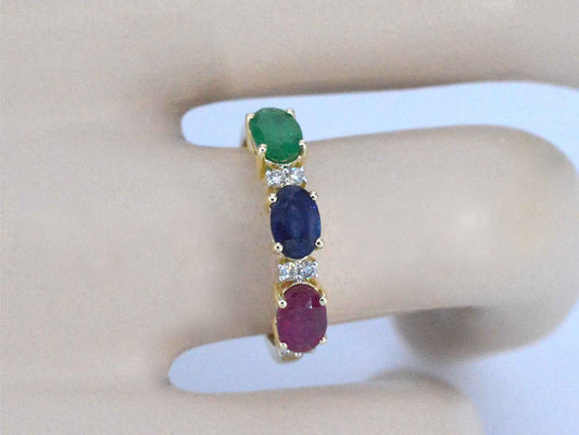 Gouden ring met diamanten en saffier, robijn, smaragd