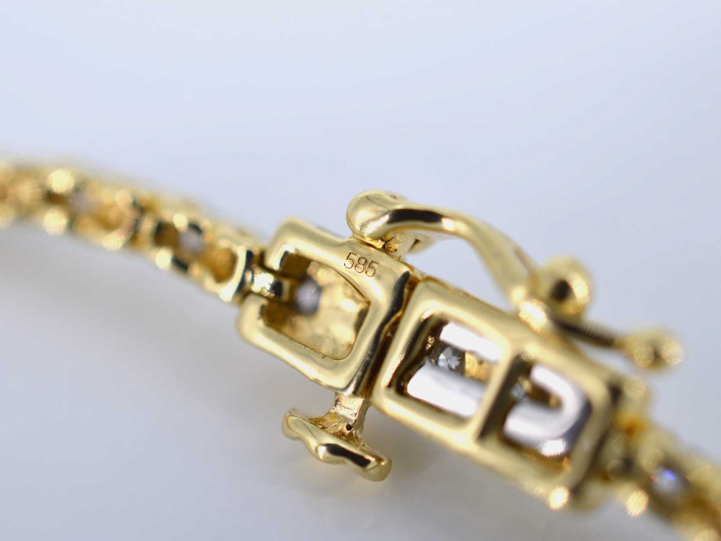 Gouden tennisarmband met diamanten 2.50 carat