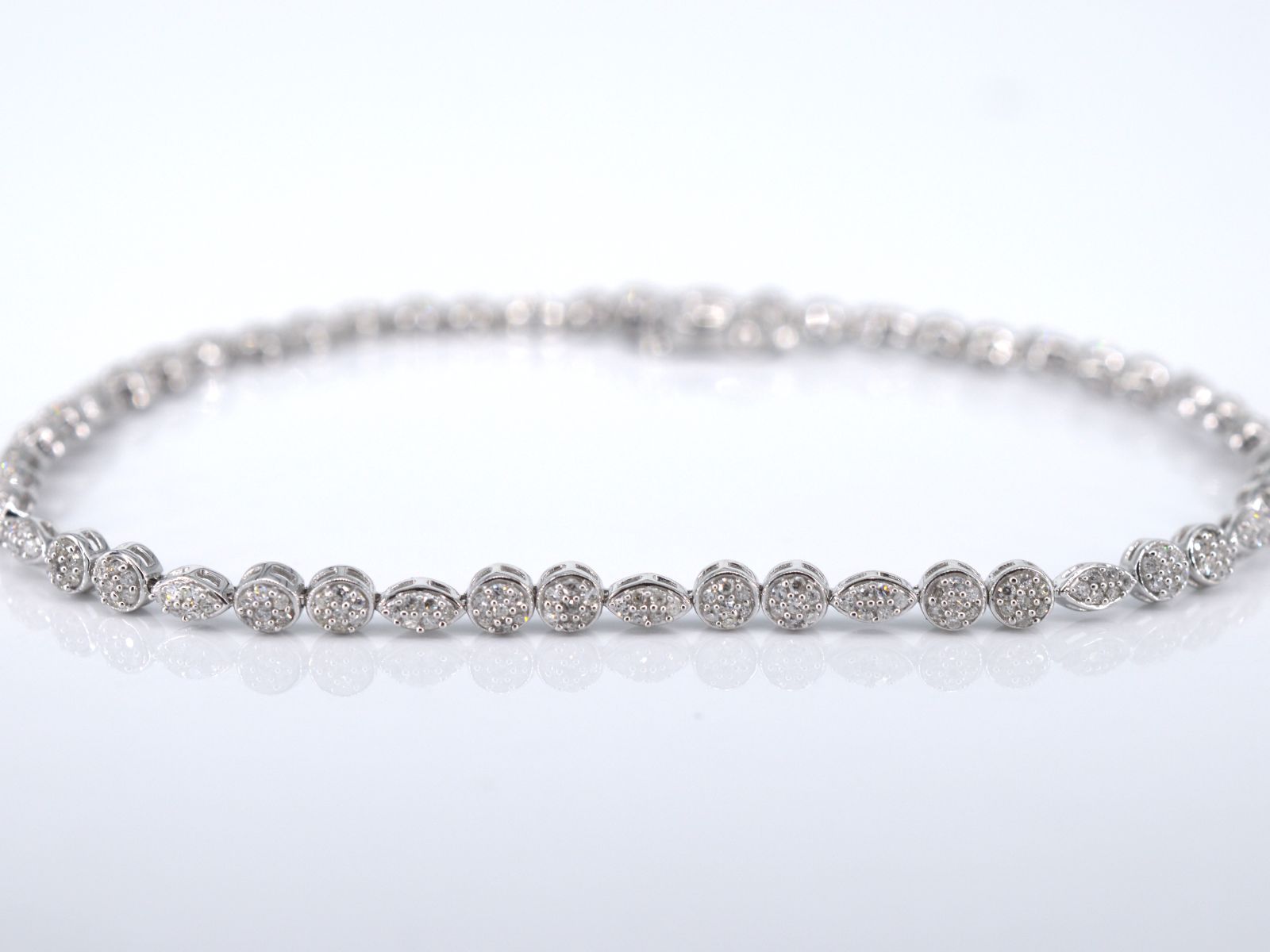 Witgouden tennisarmband met diamanten 1.10 carat